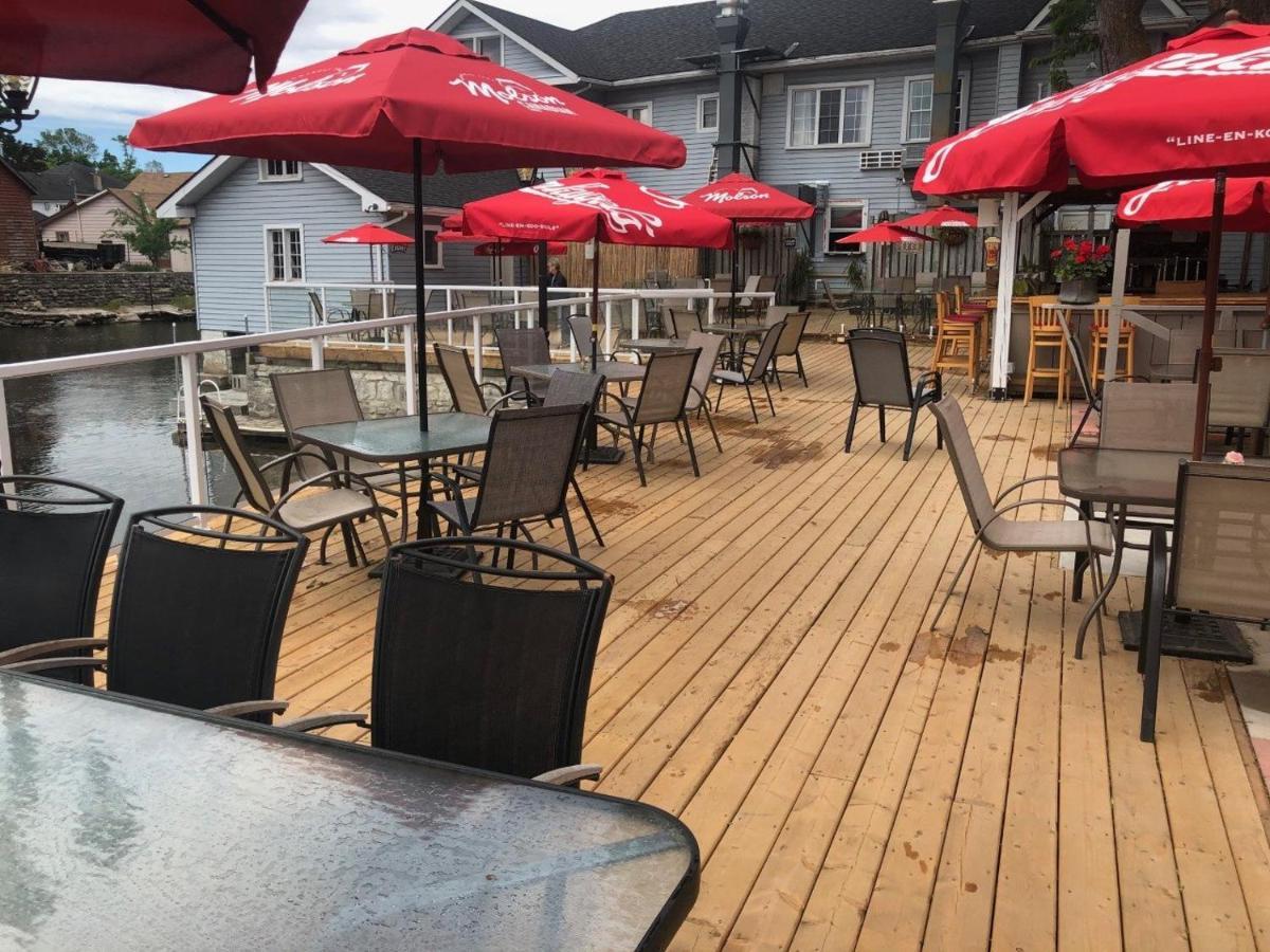 The Bobcaygeon Inn Екстер'єр фото